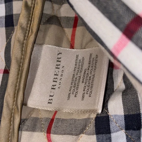 Women’s Burberry LONDON quilted gold jacket - S
